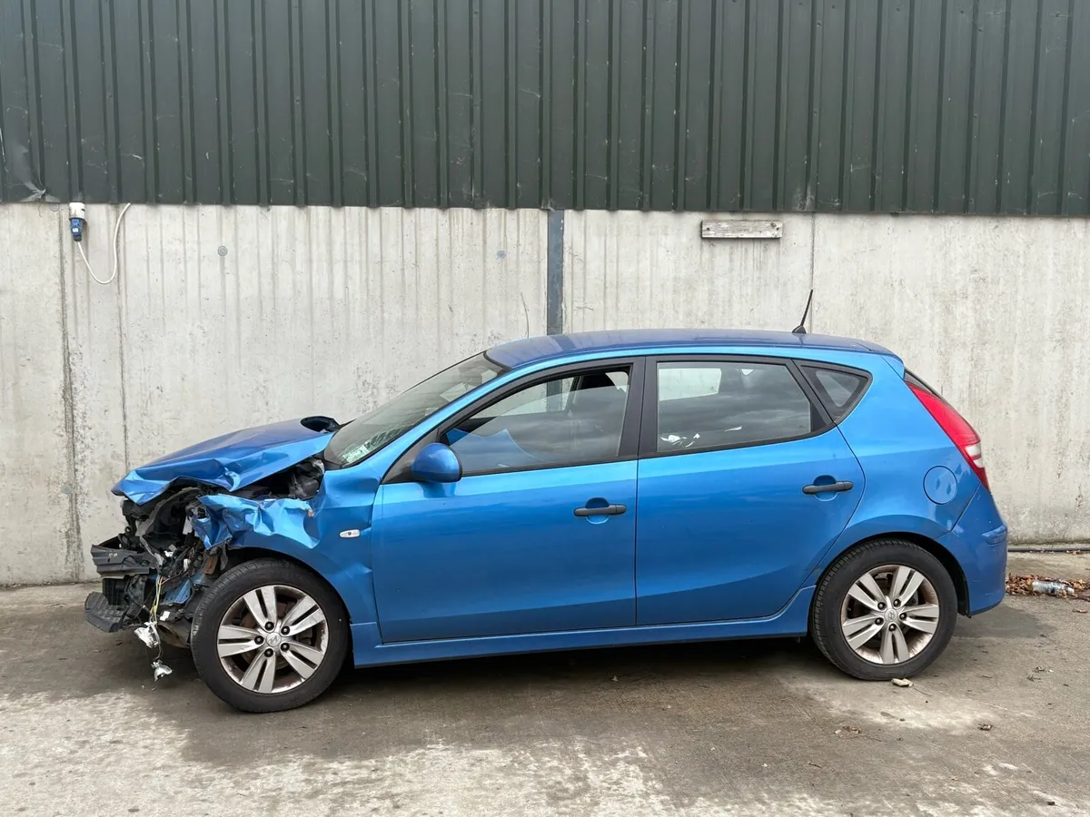 2010 Hyundai I30 parts - Image 2