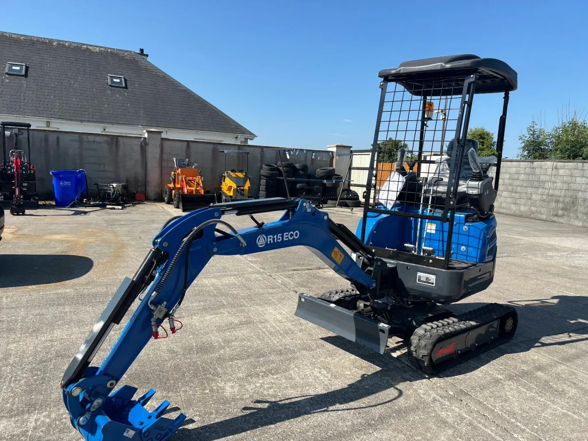 Kubota Powered RIPPA R15 – 1.5 Ton mini Excavator. - Image 2