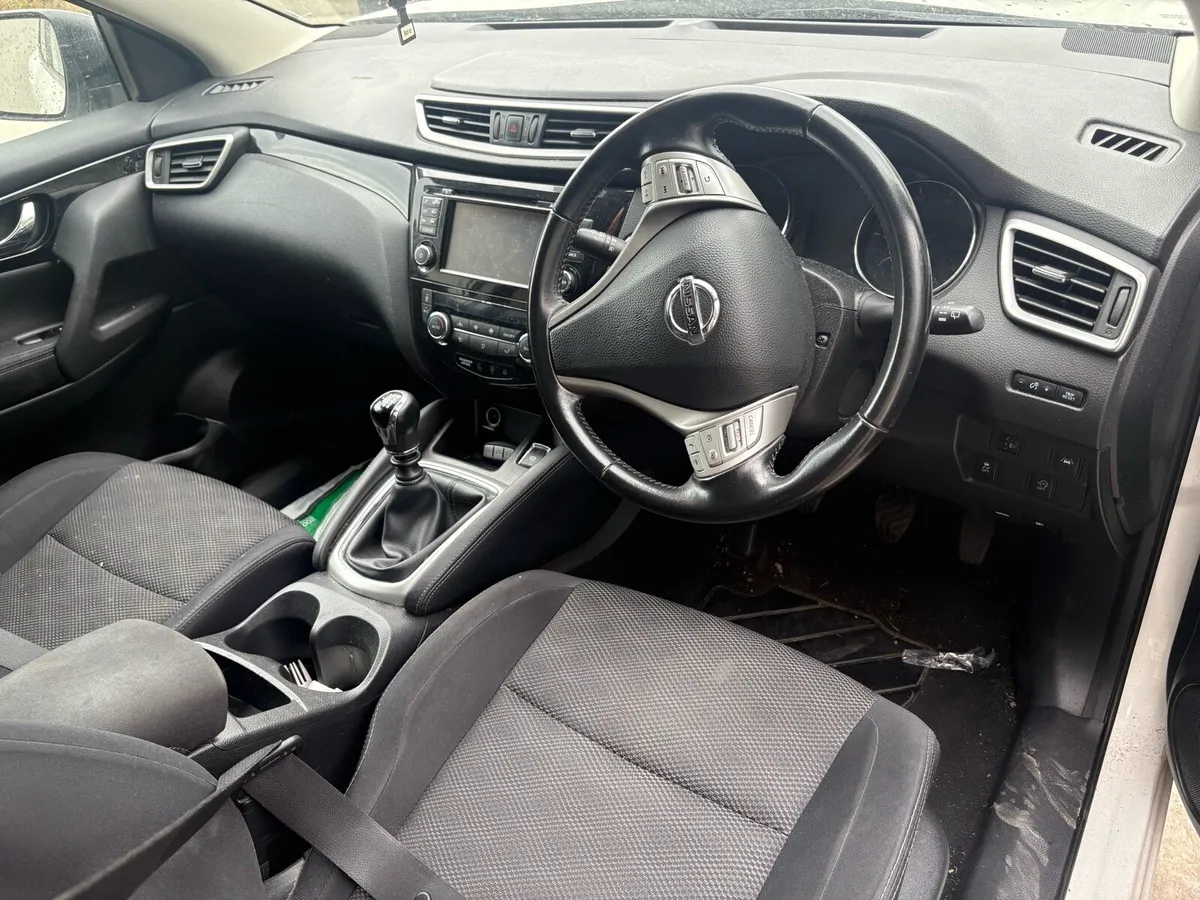 2017 Nissan Qashqai for parts - Image 2
