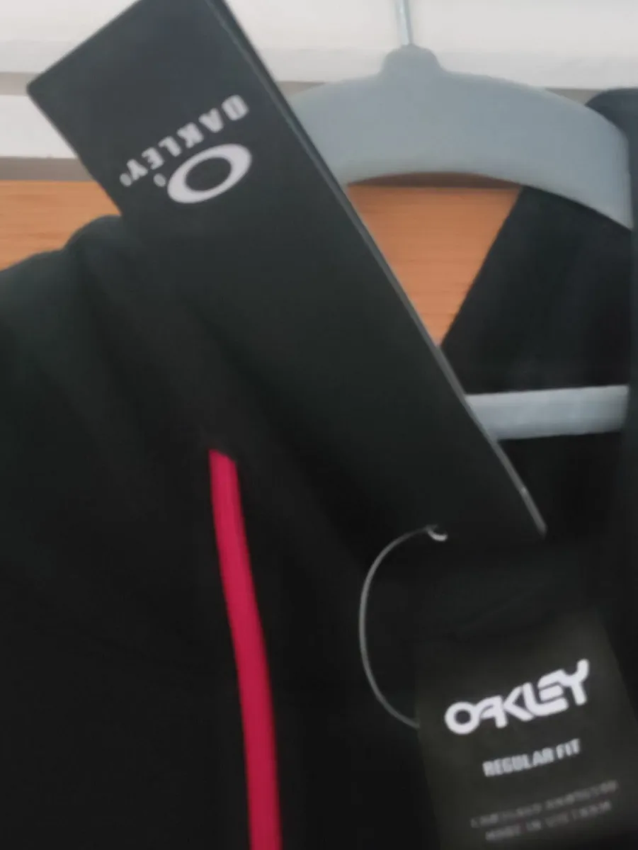 Oakley Hoodie XL New - Image 3