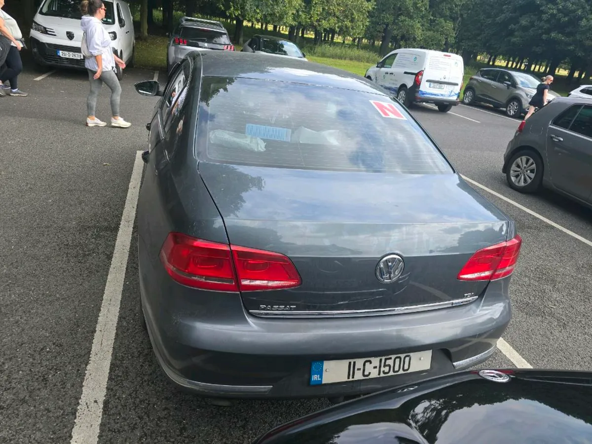 Volkswagen Passat 2011 - Image 3