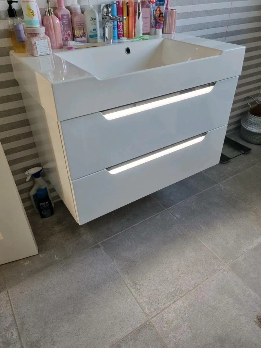 Bathroom sink unit - Image 1