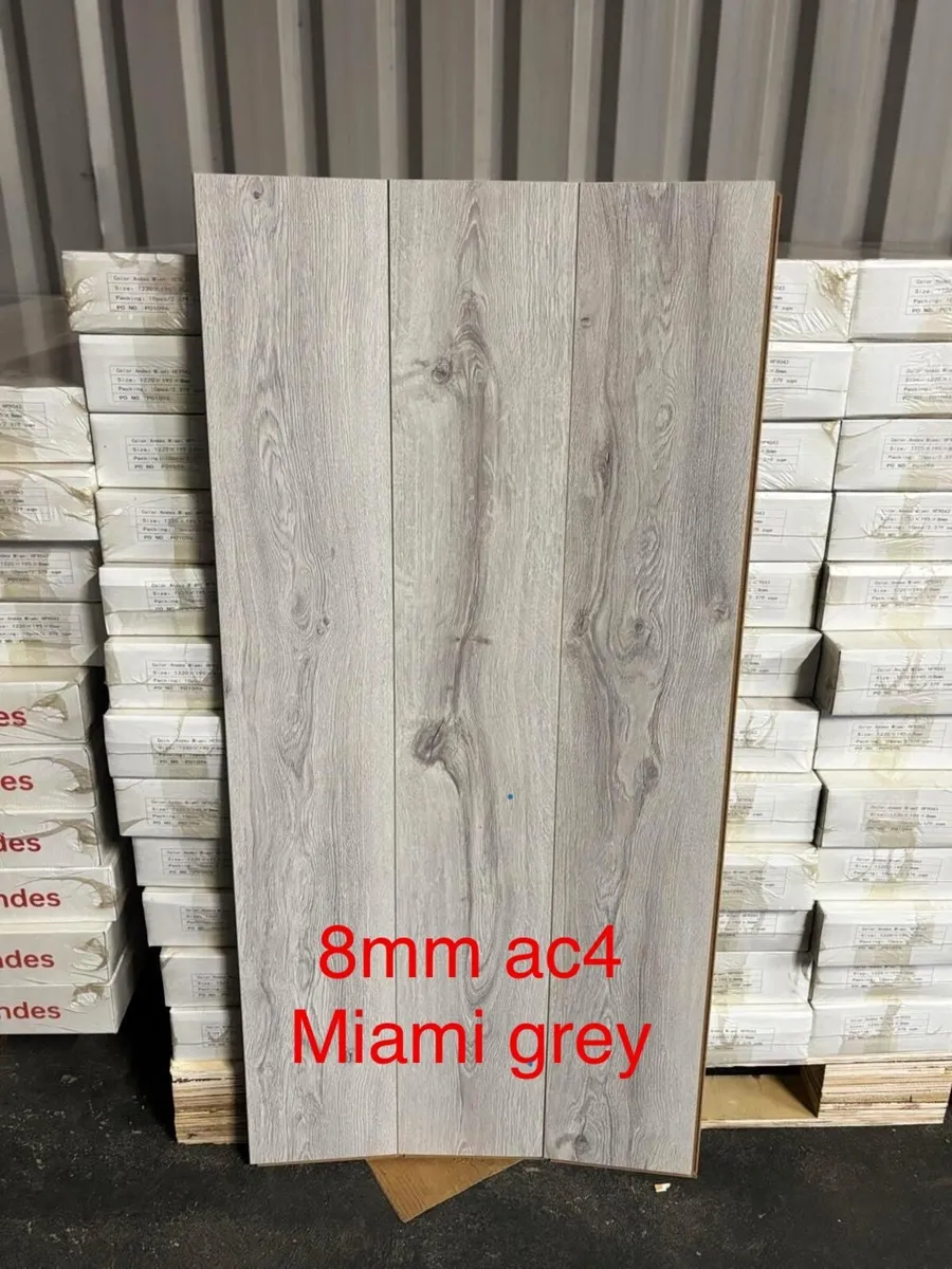 8mm ac4 Wooden flooring - Image 1