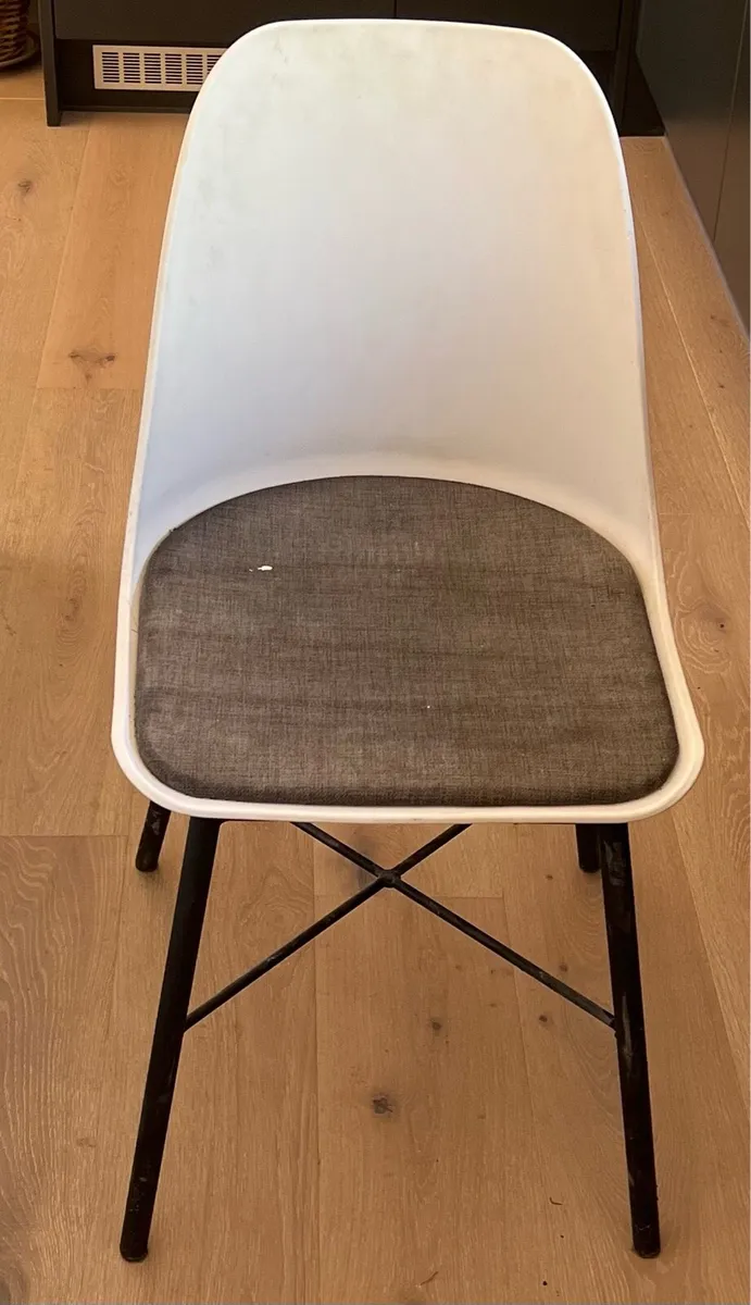 6 x Kitchen Chairs - Image 1