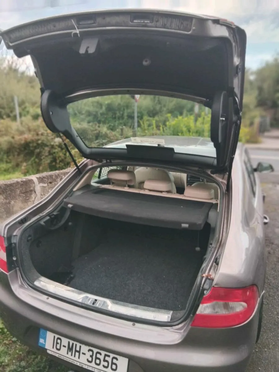 2010 Skoda Superb 2.0 Elegance  6 speed 170bhp - Image 2