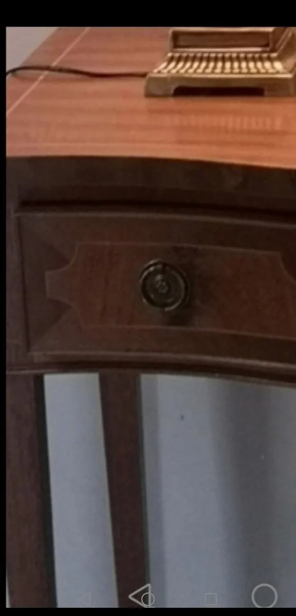 Console Table - Image 3