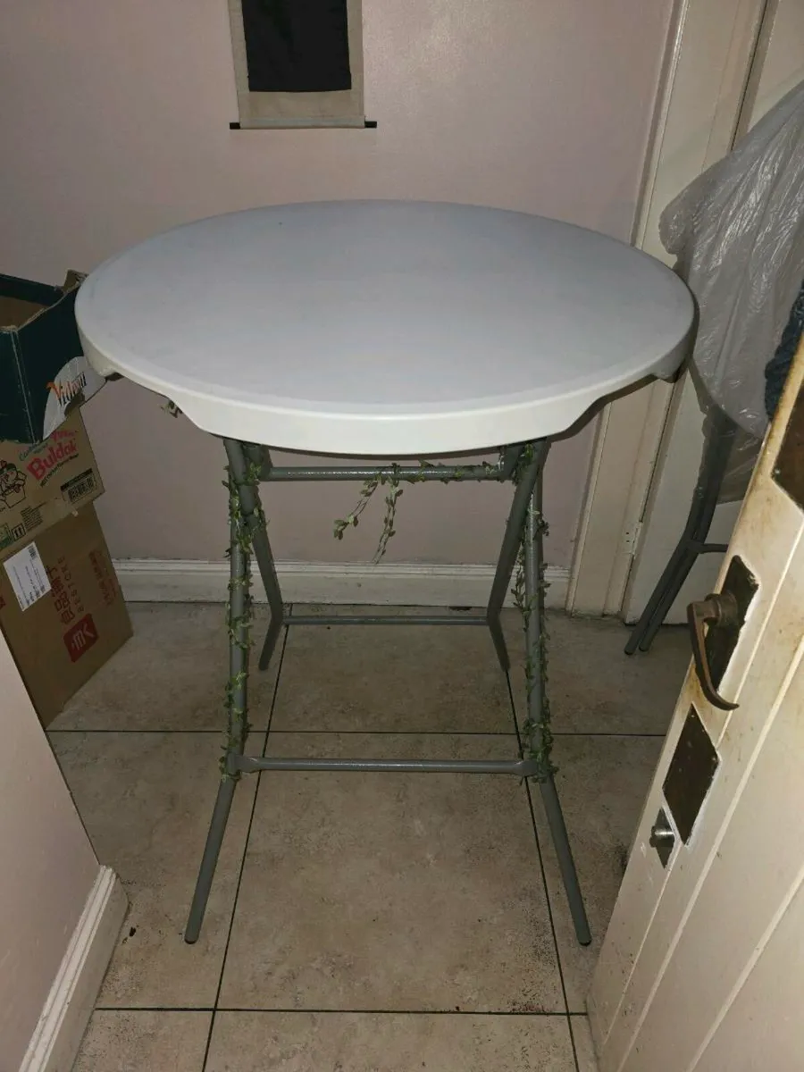 4 Bar / High tables - Image 1