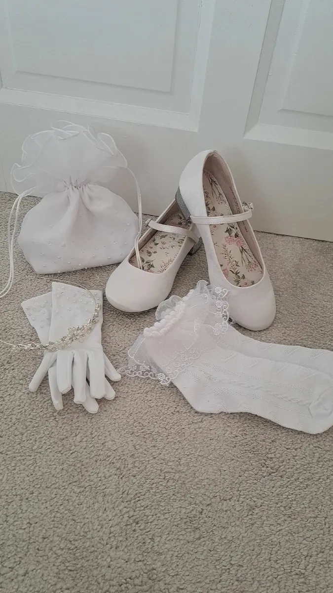 Communion dress - Image 3