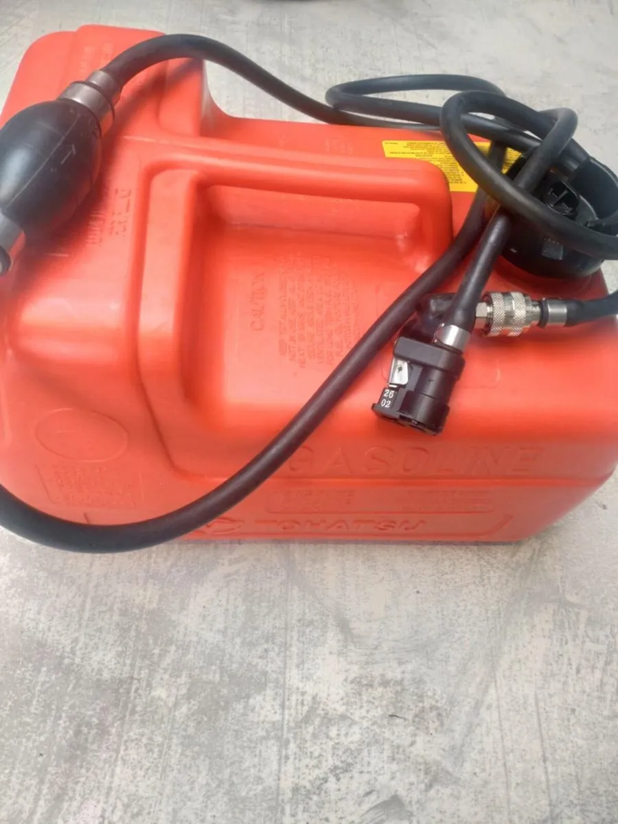 Tohatsu 9.8hp outboard motor - Image 4