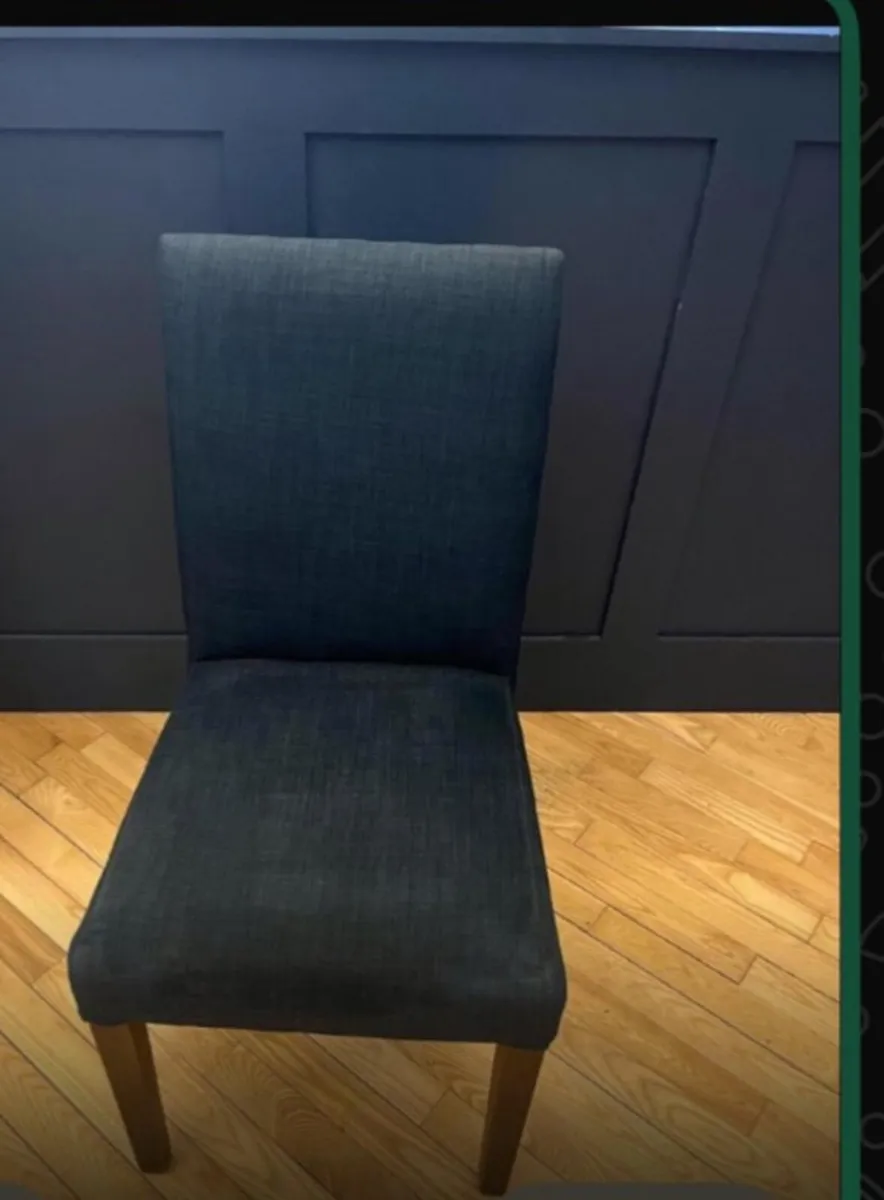 Restaurant chair