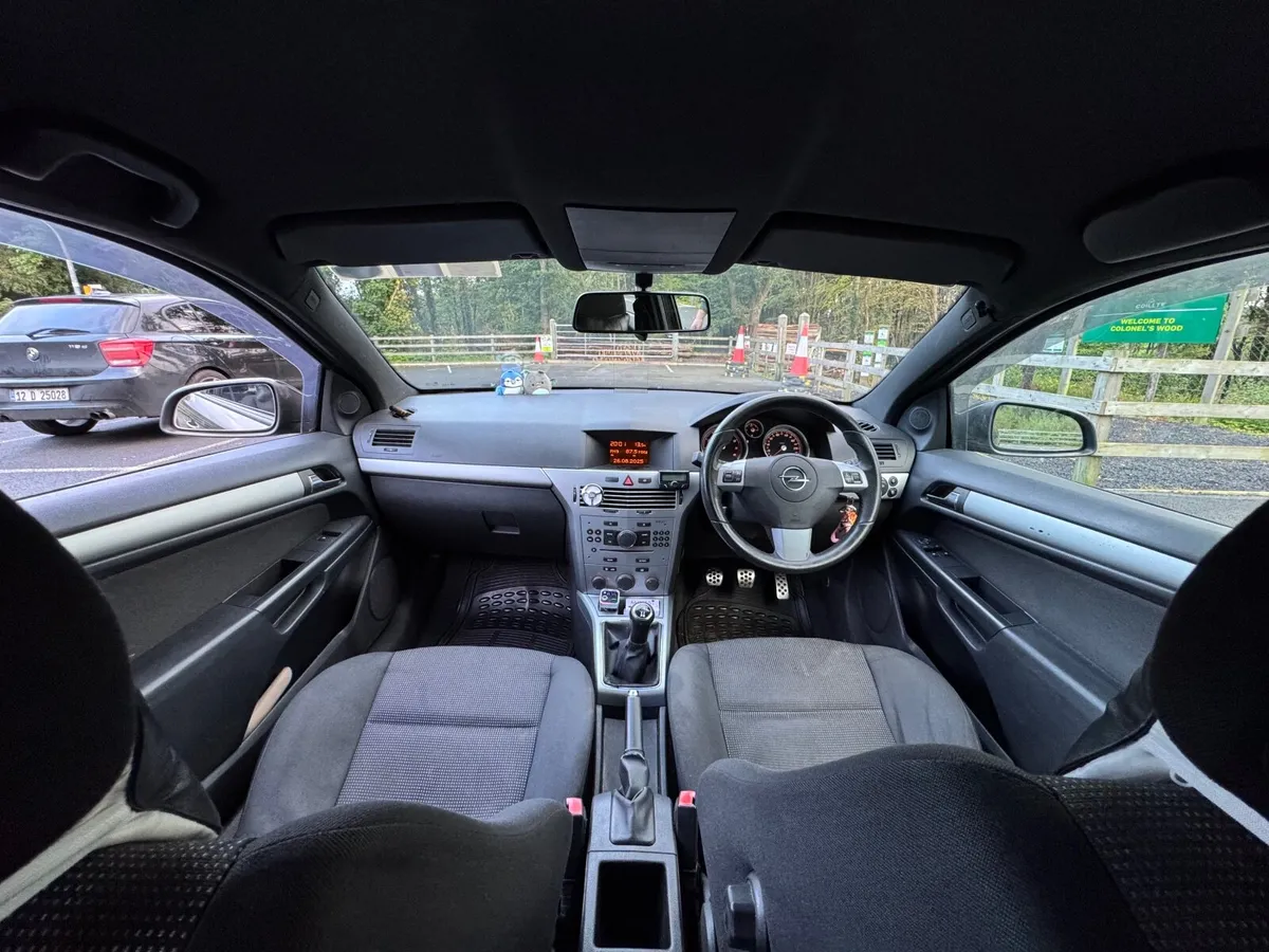 Opel Astra H GTC 2007 - Image 3