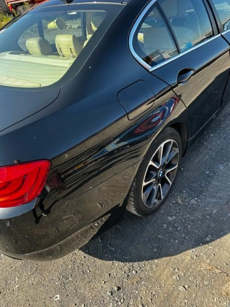 BMW 5-Series 2011 - Image 3