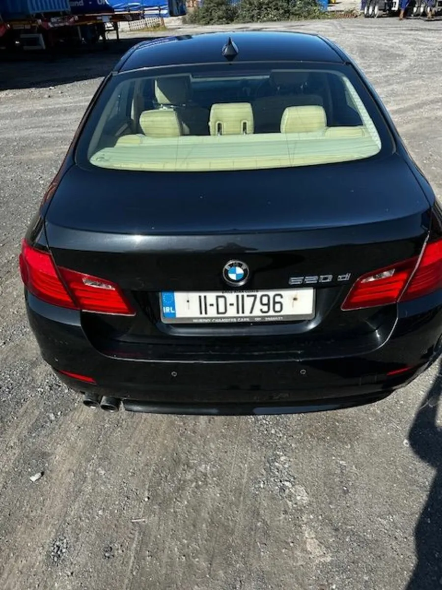 BMW 5-Series 2011 - Image 4