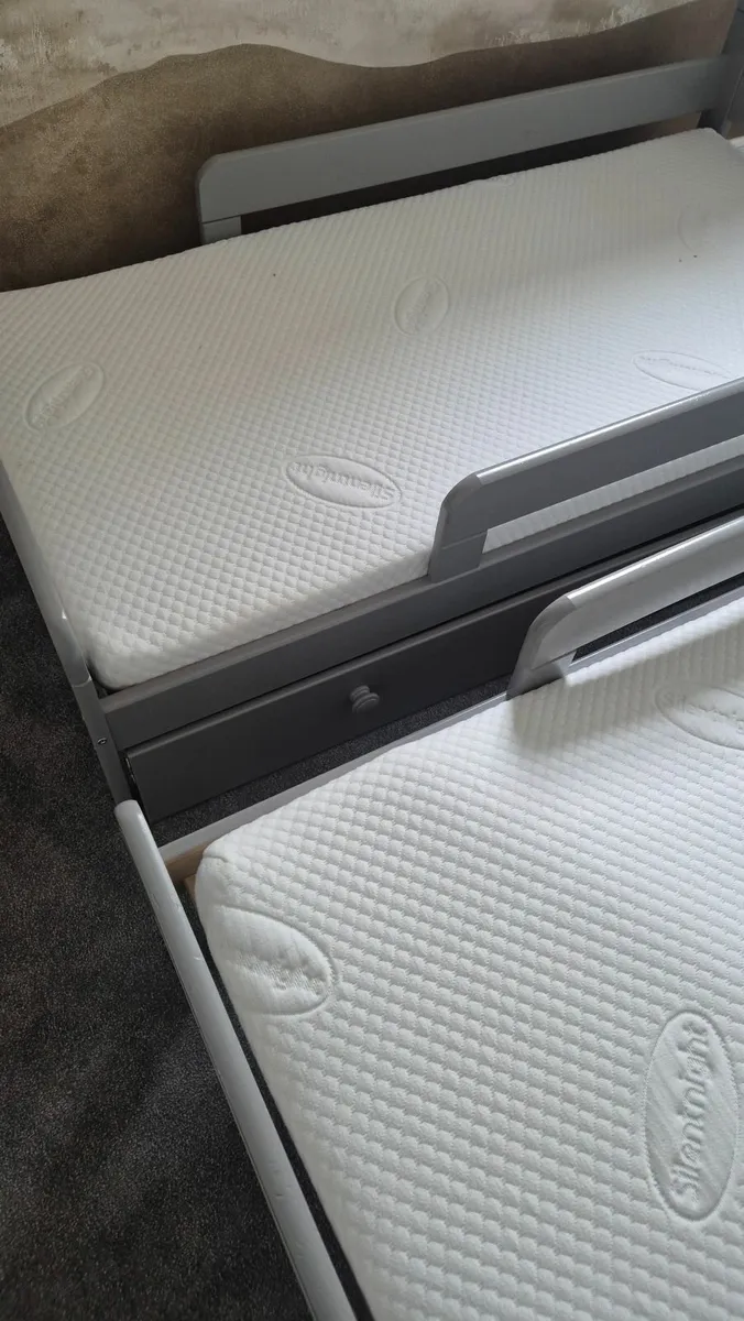 Toddler beds x 2 - Image 2