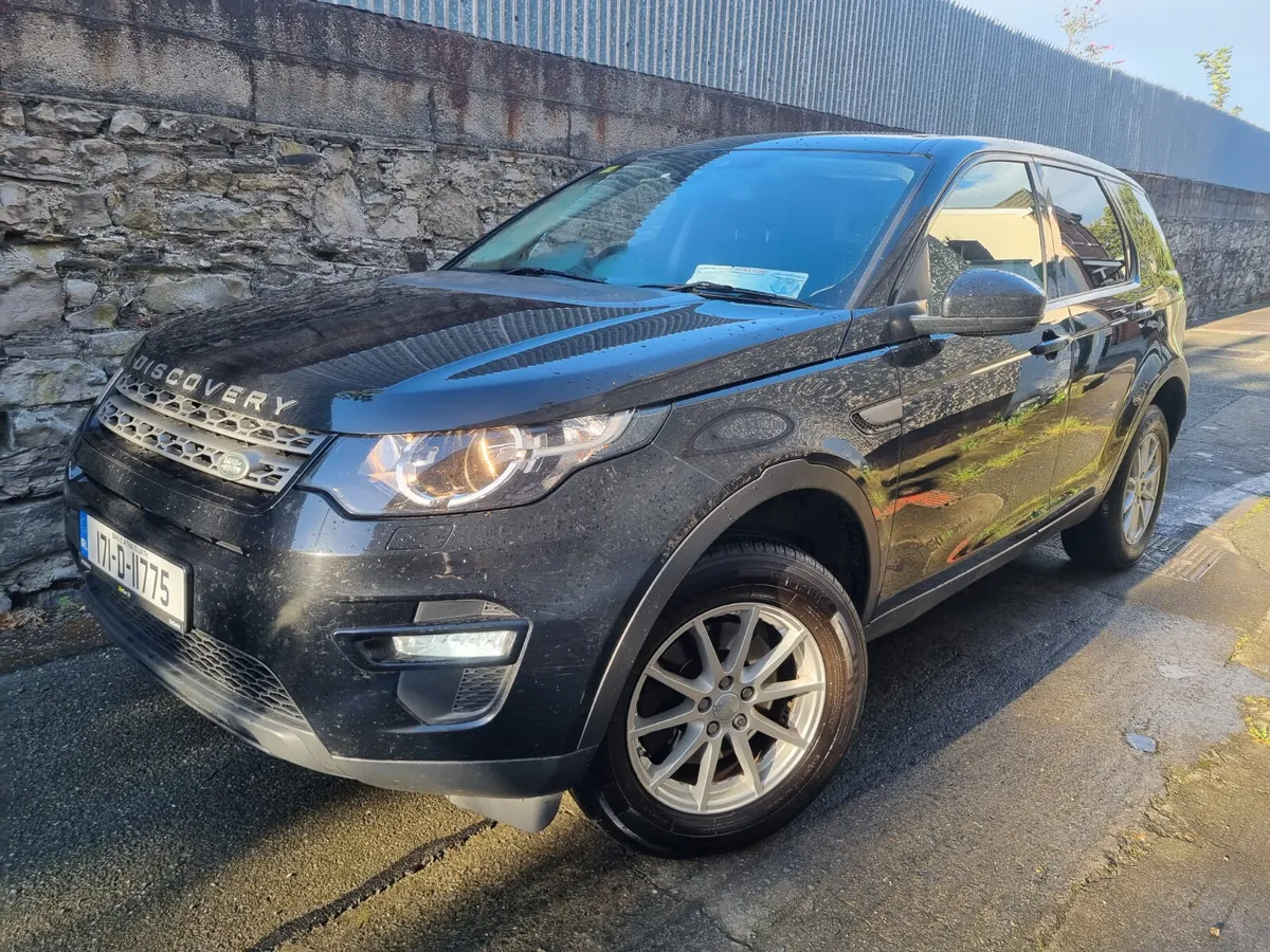 Land Rover Discovery Sport 2017 7 Seats - Image 2