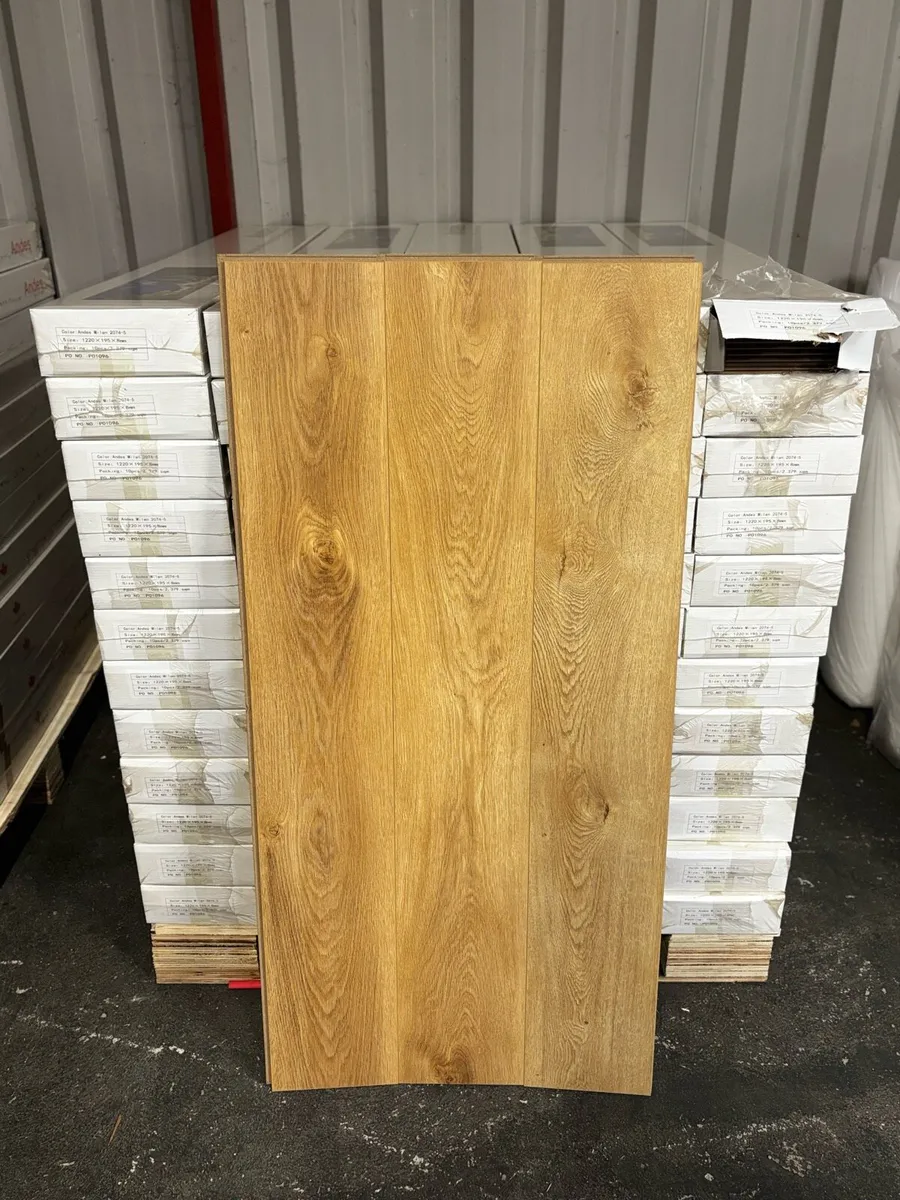 Laminated Flooring 8mm Free Underlay - Image 1