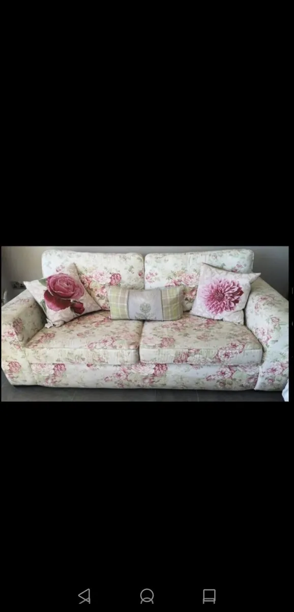 Unusual Floral Couch - Image 1