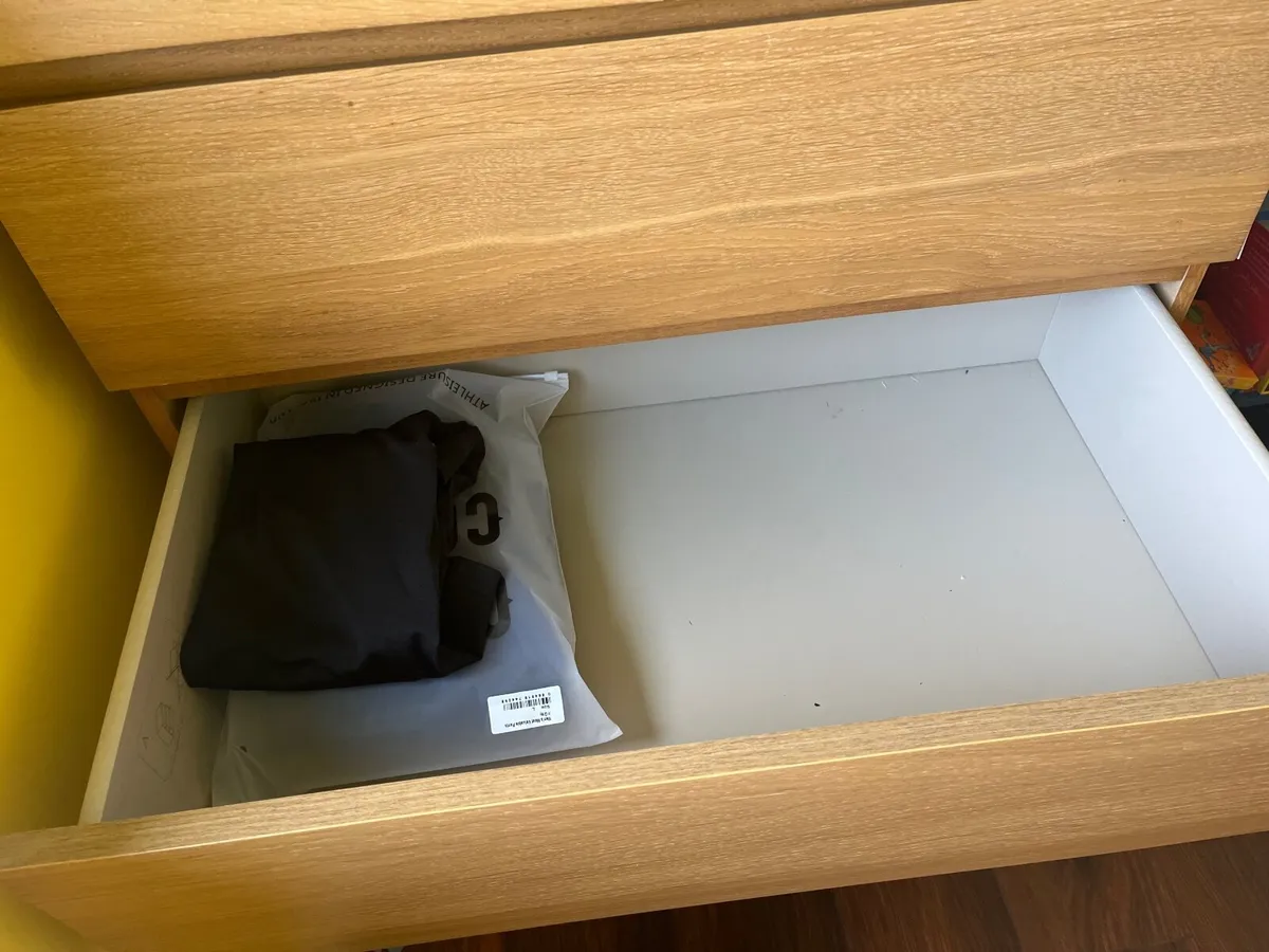Chest of drawers - Image 2