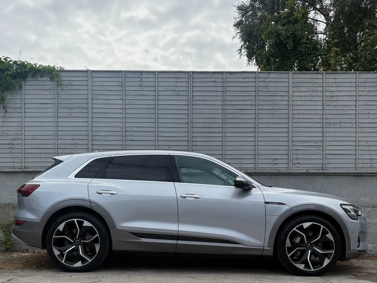 Audi e-tron 2020 SPORT 50 QUATTRO / PANORAMIC ROOF - Image 2