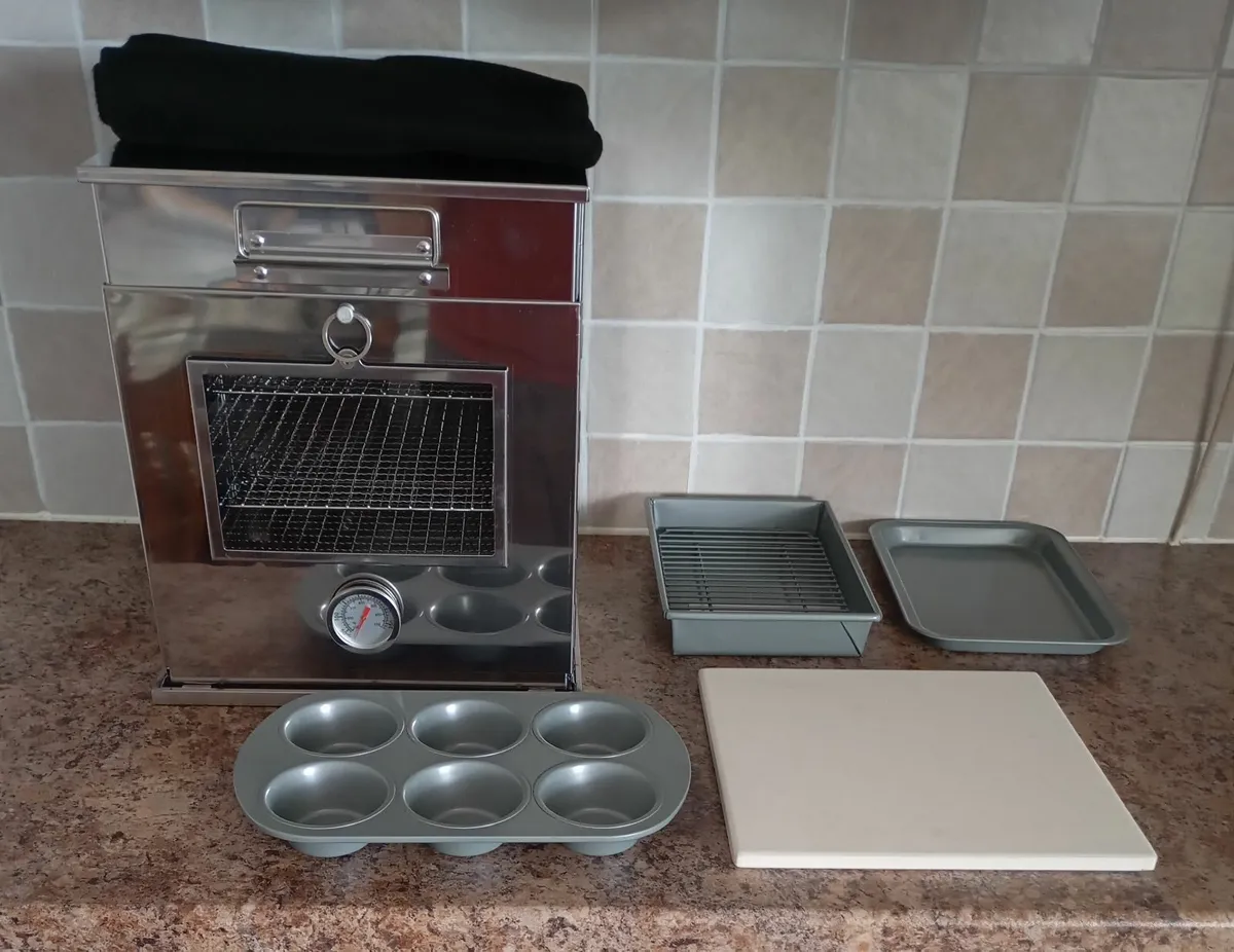 Portable Camping Oven with Accessories (New) - Image 2