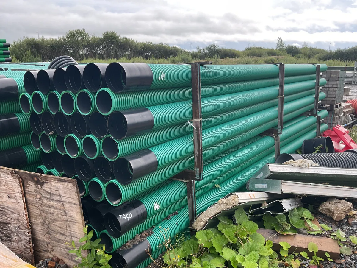 4 x Bundles Of 160mm  Ducting For Auction - Image 1