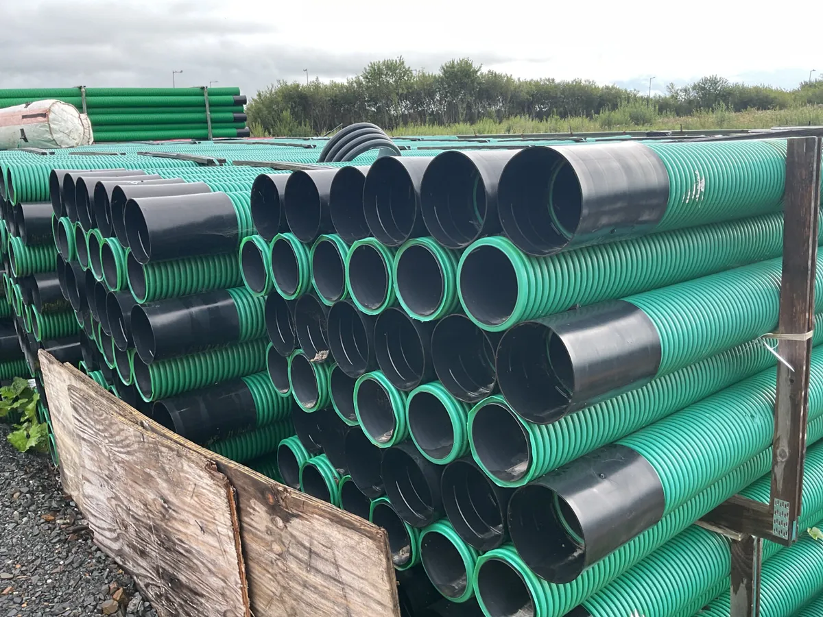 4 x Bundles Of 160mm  Ducting For Auction - Image 2
