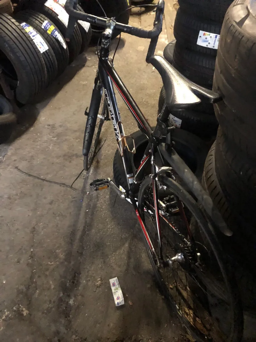 Road bike - Image 1