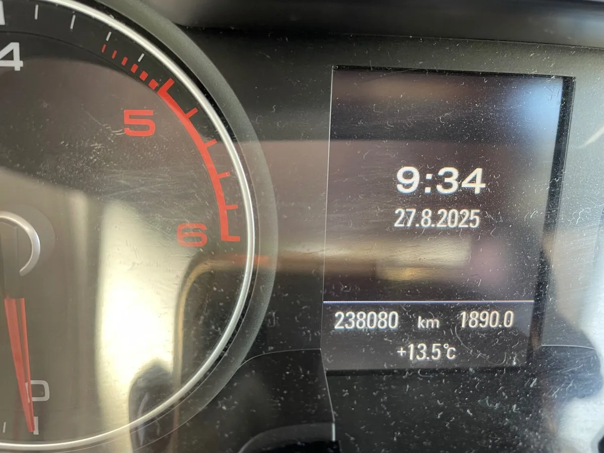 Audi A4 2015 - Image 4