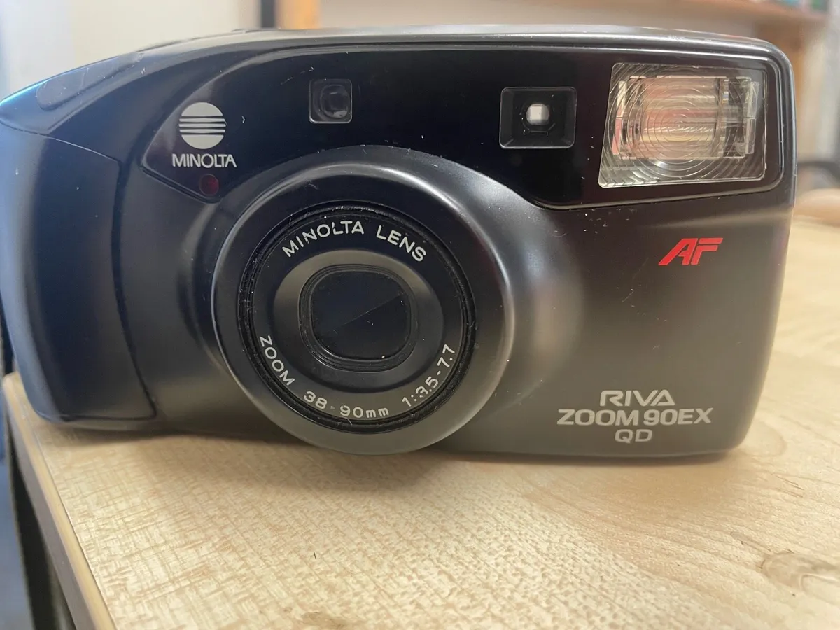Minolta zoom 90ex  camera - Image 3