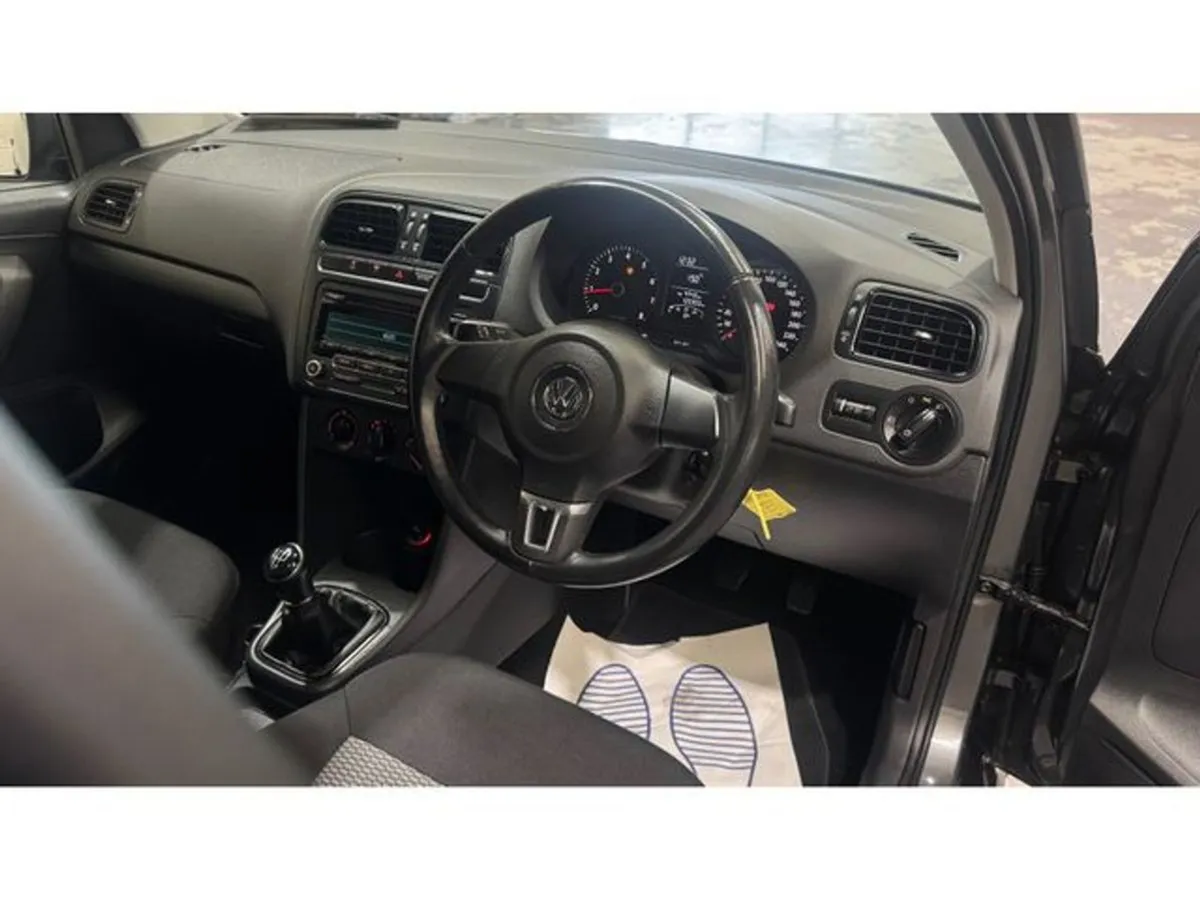 Volkswagen Polo Trendline 1.2 Manual 5speed 60hp - Image 2