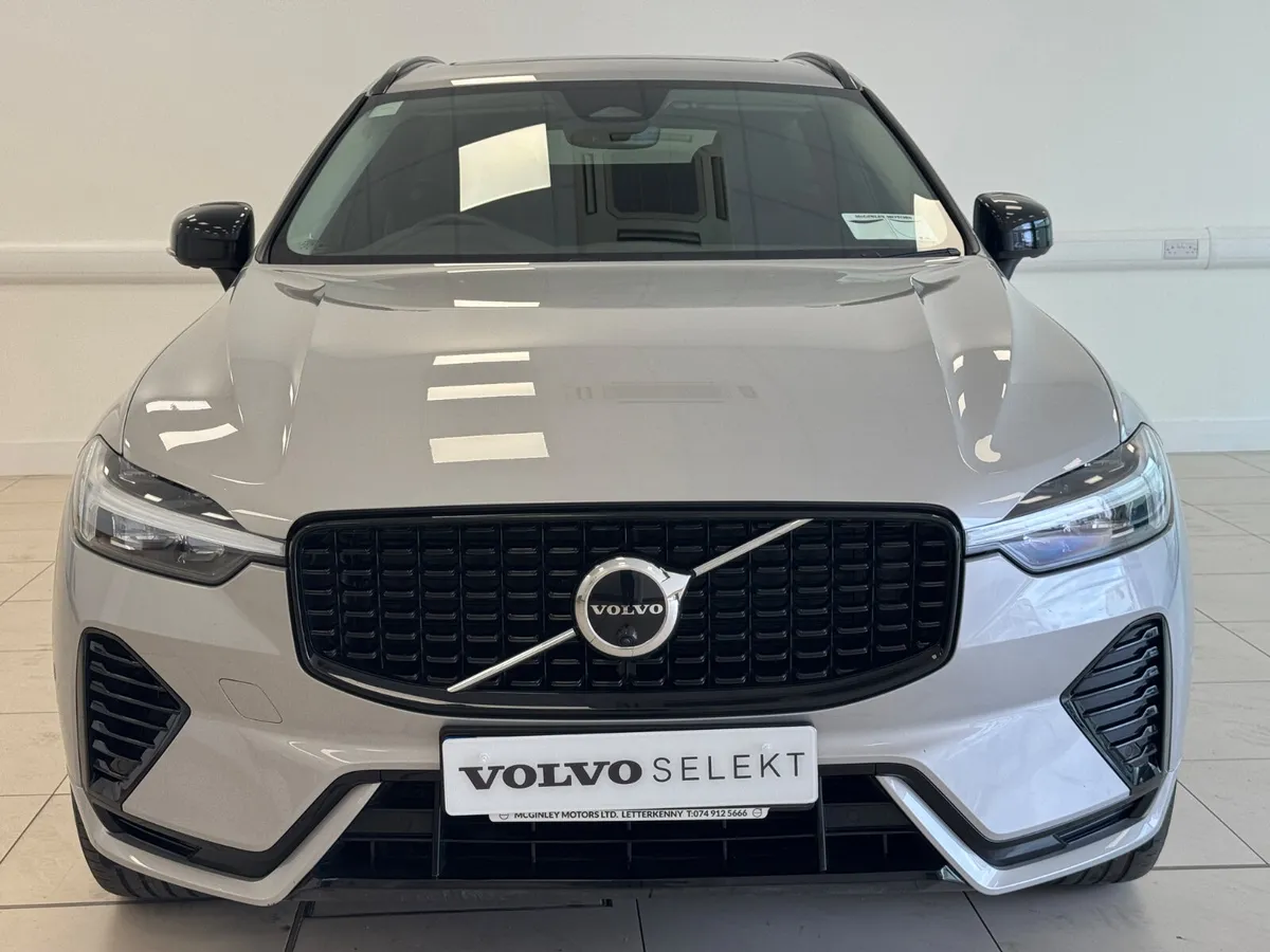 Volvo XC60 2023 - Image 2