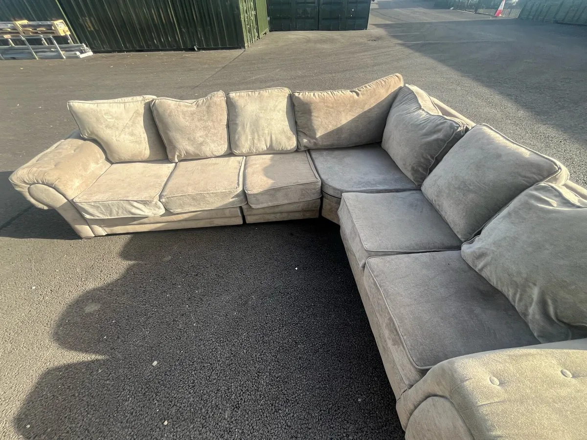 Large grey Verona corner sofa couch furniture - Image 1