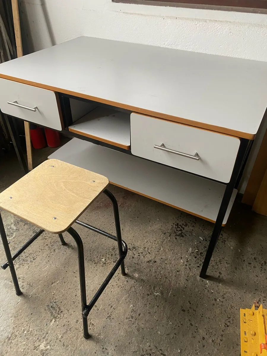 Study desks - Image 3