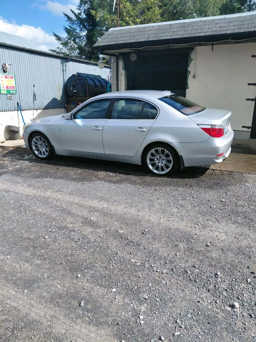 Bmw 523i - Image 1