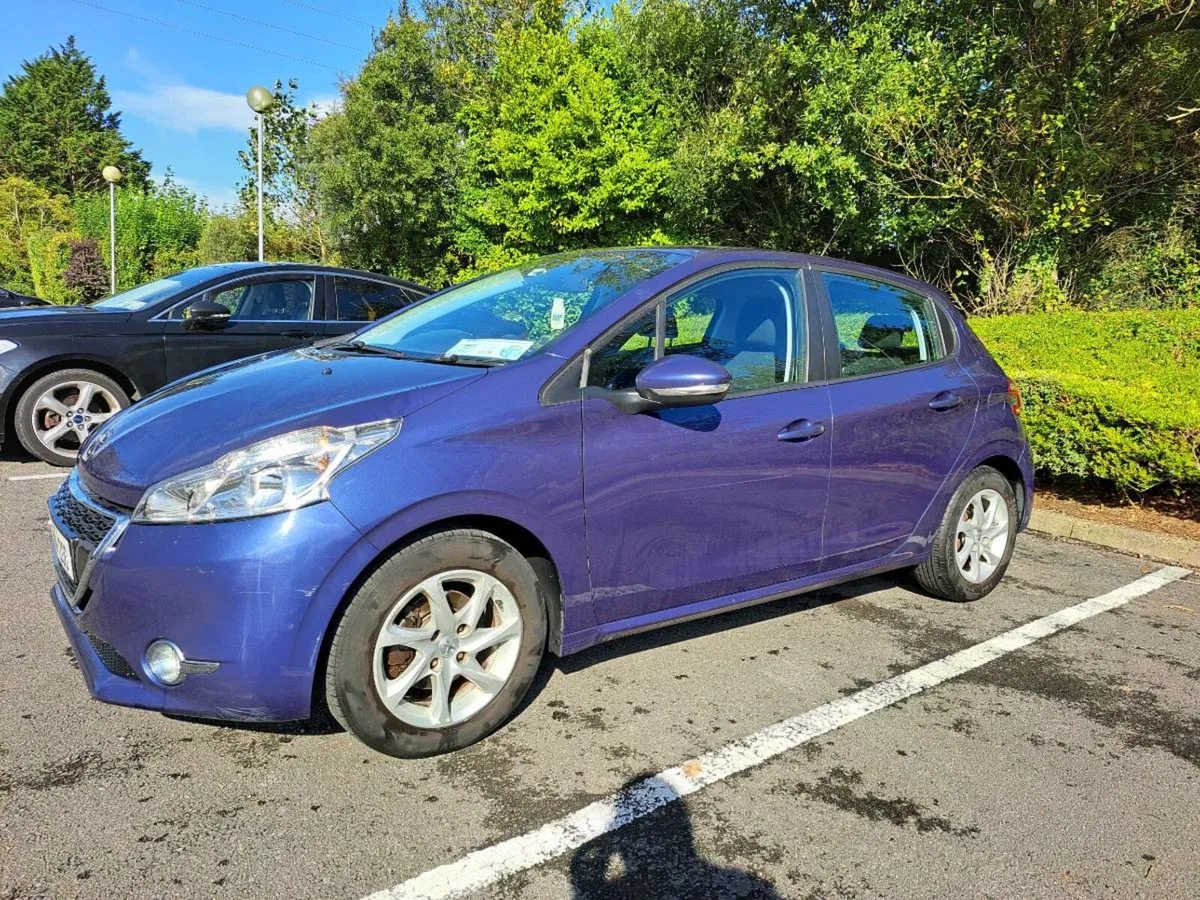Peugeot 208  1.2petrol ,151reg - Image 3
