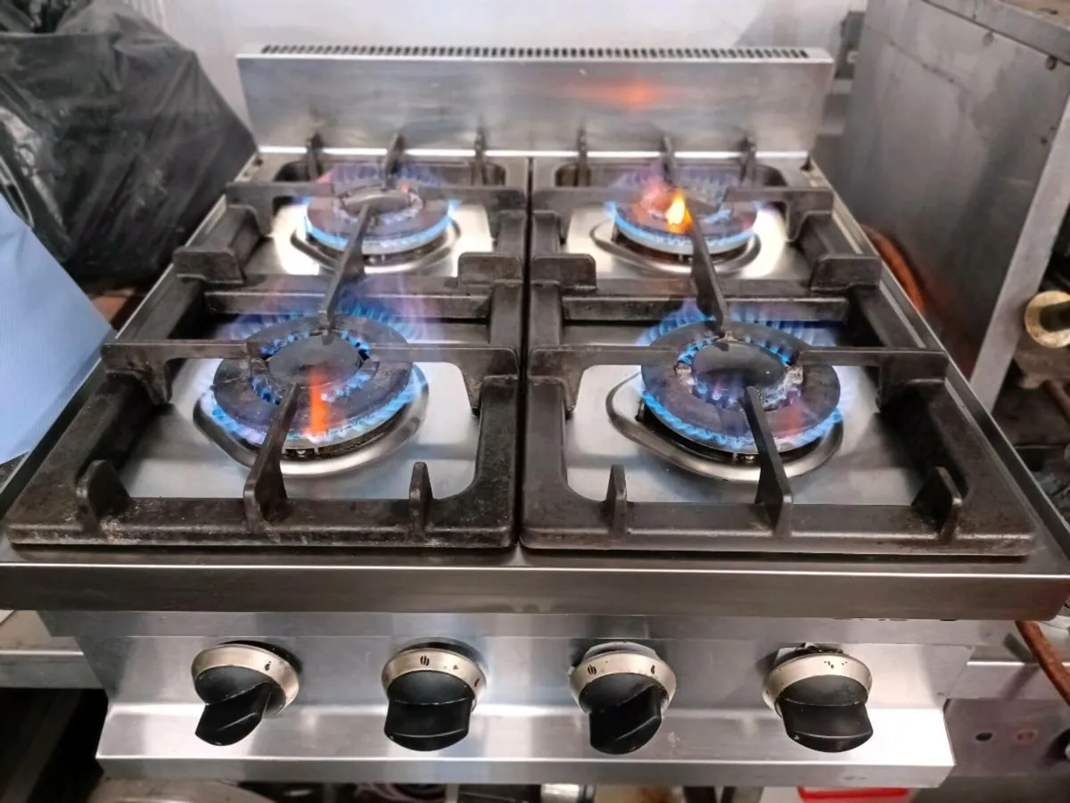Gas cooker & salamander - Image 2