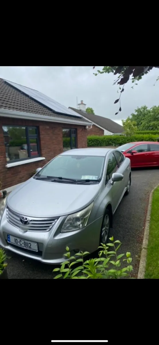 Toyota Avensis 2010 - Image 1