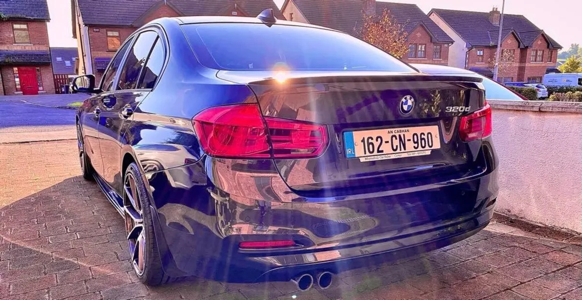BMW 3-Series 2016 - Image 2