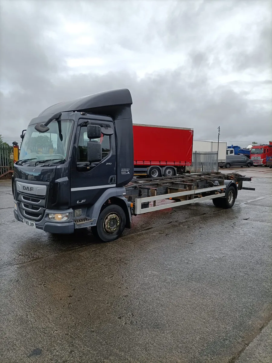 2019 DAF LF 210 Chassis & Cab 12 Toner auto - Image 2