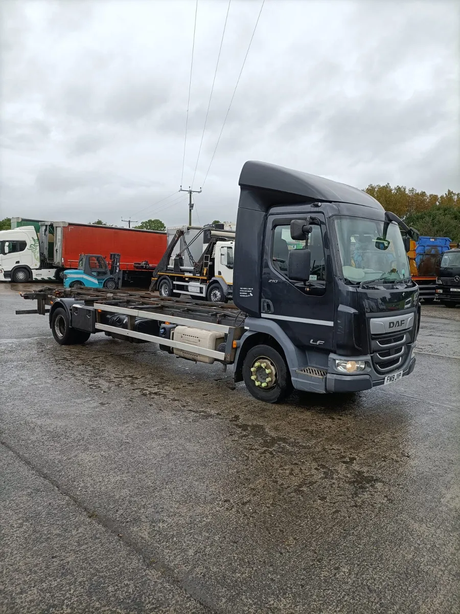 2019 DAF LF 210 Chassis & Cab 12 Toner auto - Image 1
