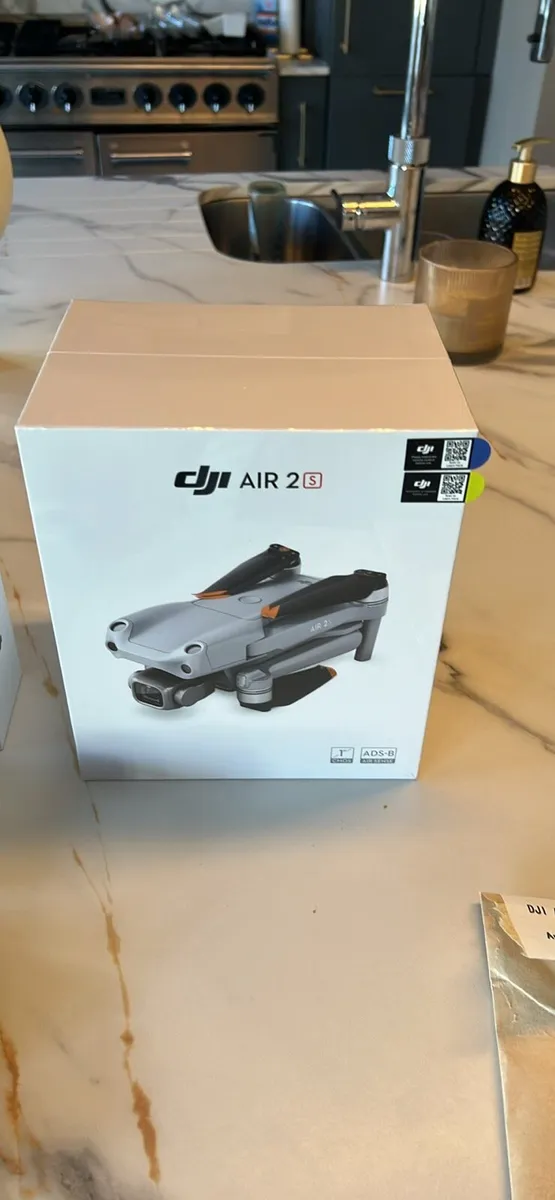 DJI drone Air 2S - fly more combo + bag - Image 2