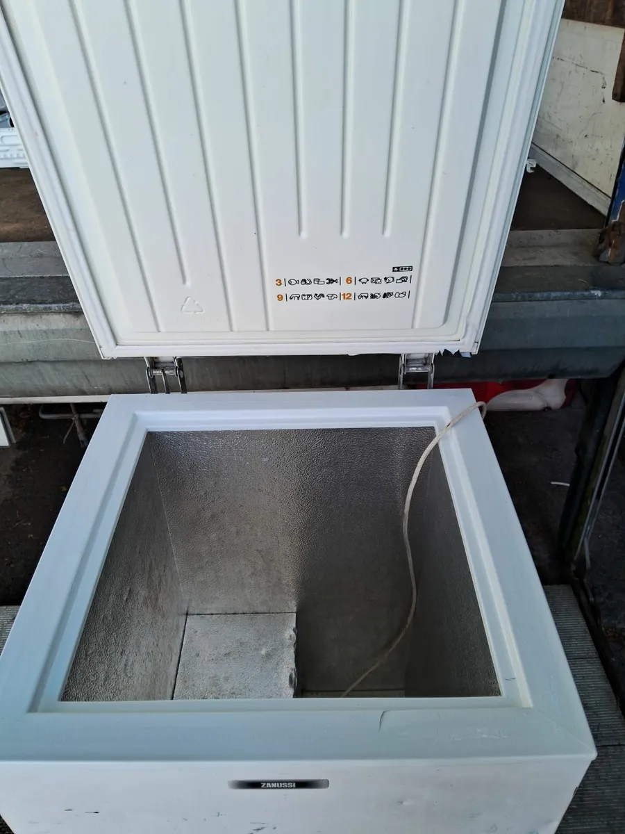 CHEST FREEZER FOR SALE - Image 3
