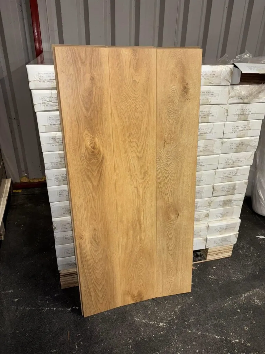 Brand new wooden flooring 8mm laminated - Image 3