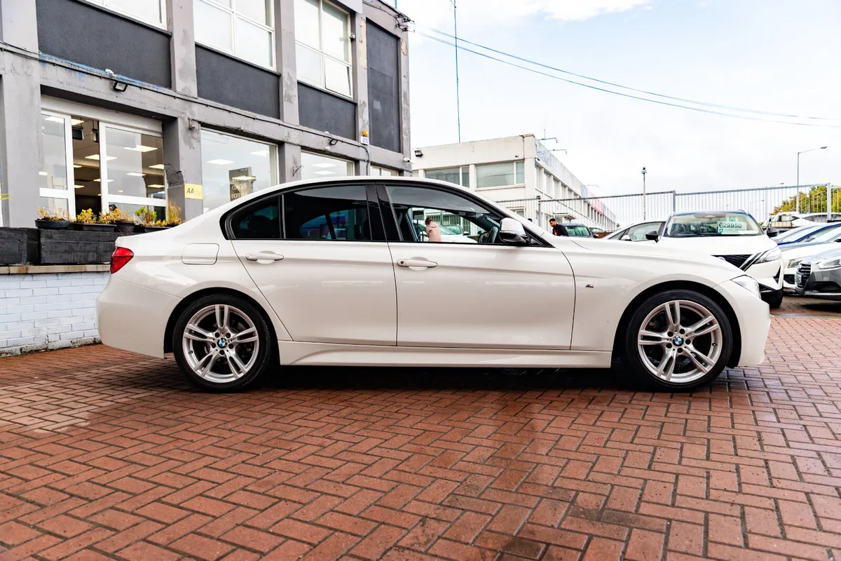 BMW 320D M-SPORT PLUS 4DR SALOON AUTOMATIC // - Image 2