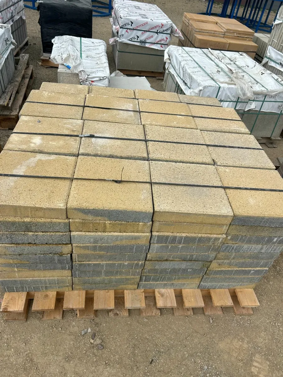 PAVING SLABS & FLAGS - Image 3