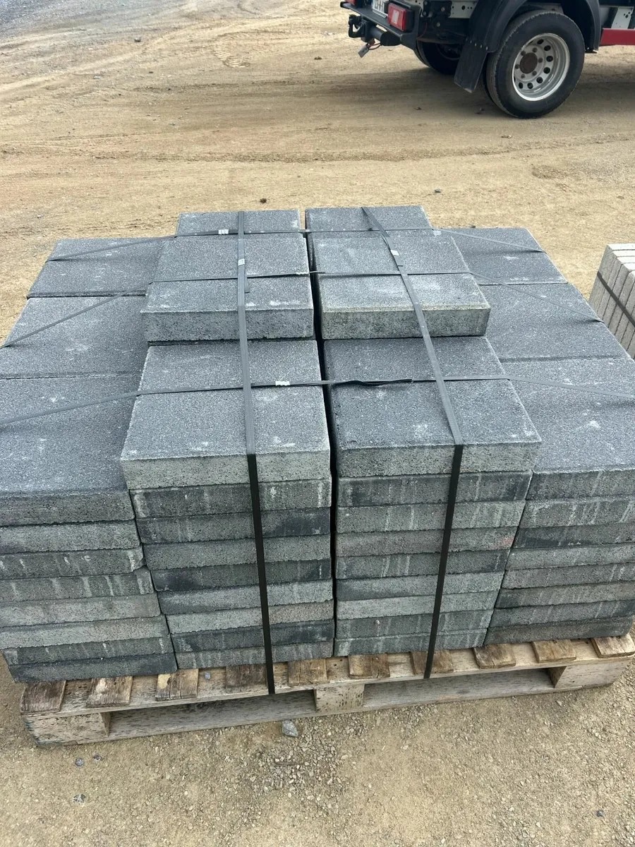 PAVING SLABS & FLAGS - Image 1