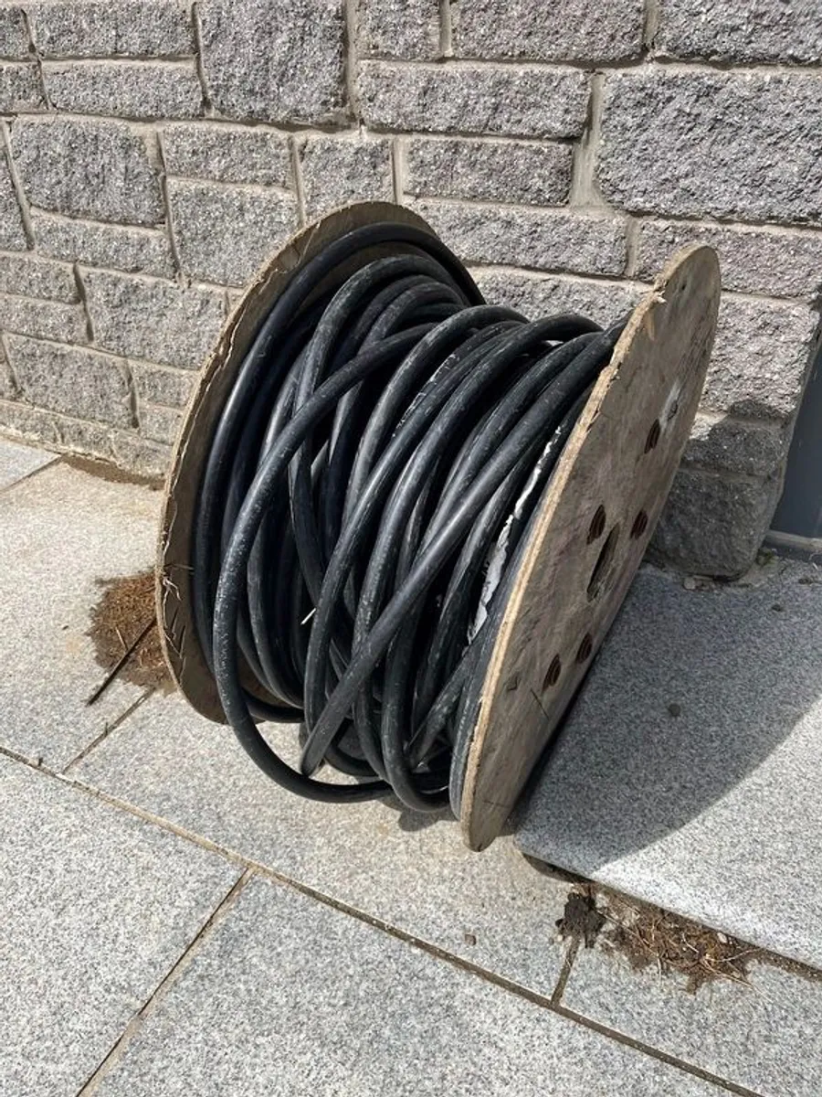 60m 10sqmm 3-core SWA
