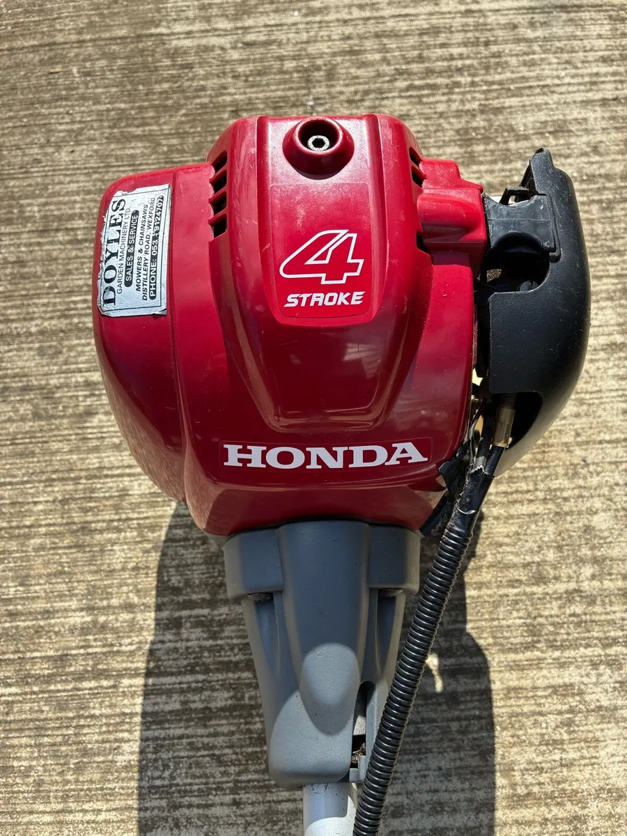 Honda 4 stroke petrol strimmer - Image 1