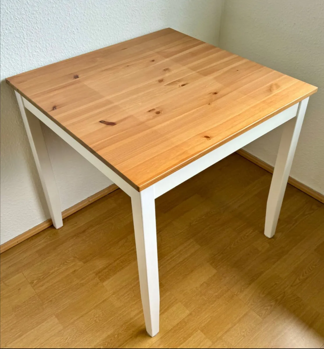 Wood table & 2 chairs for Airbnb - Image 2