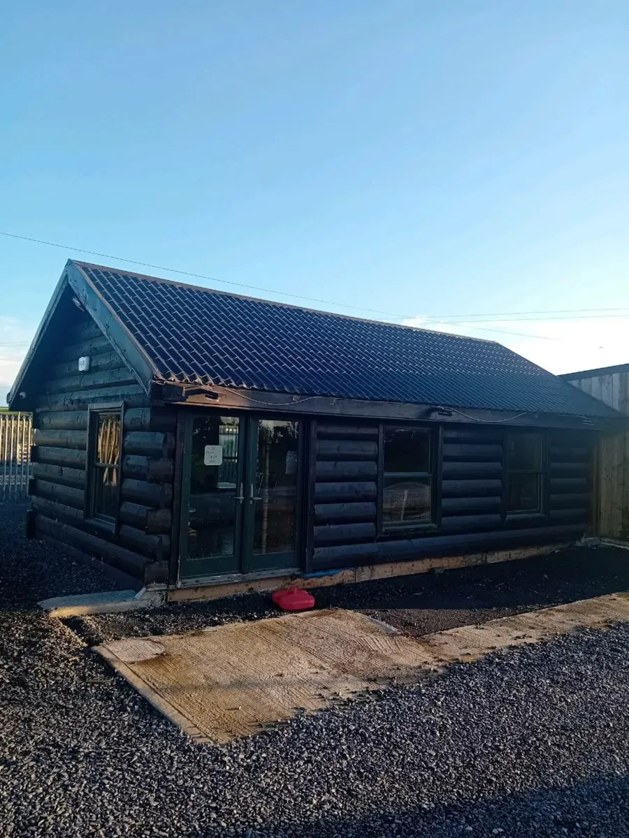 Log Cabin - Image 2